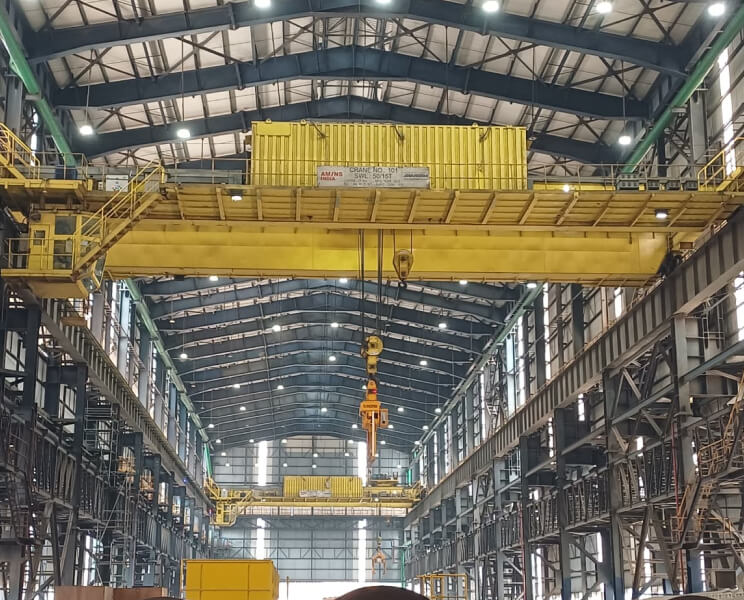 Finished product cranes Image